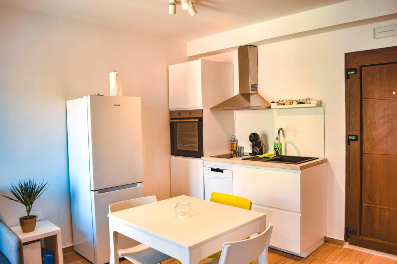 Studio Apartments Anija