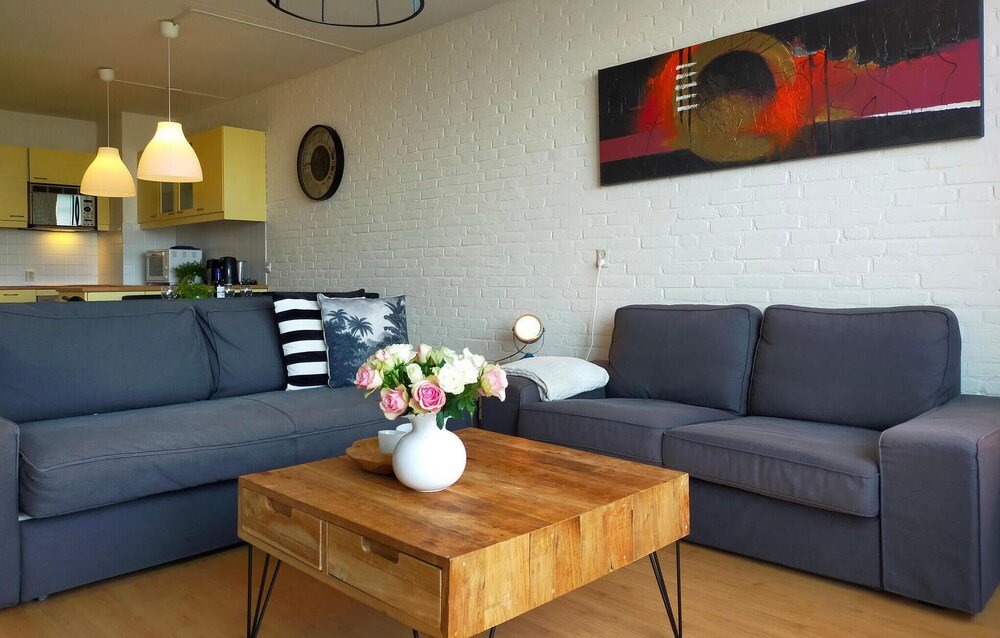 Stunning Home In Bruinisse — 4-Star Luxury Hotel in Bruinisse, Netherlands