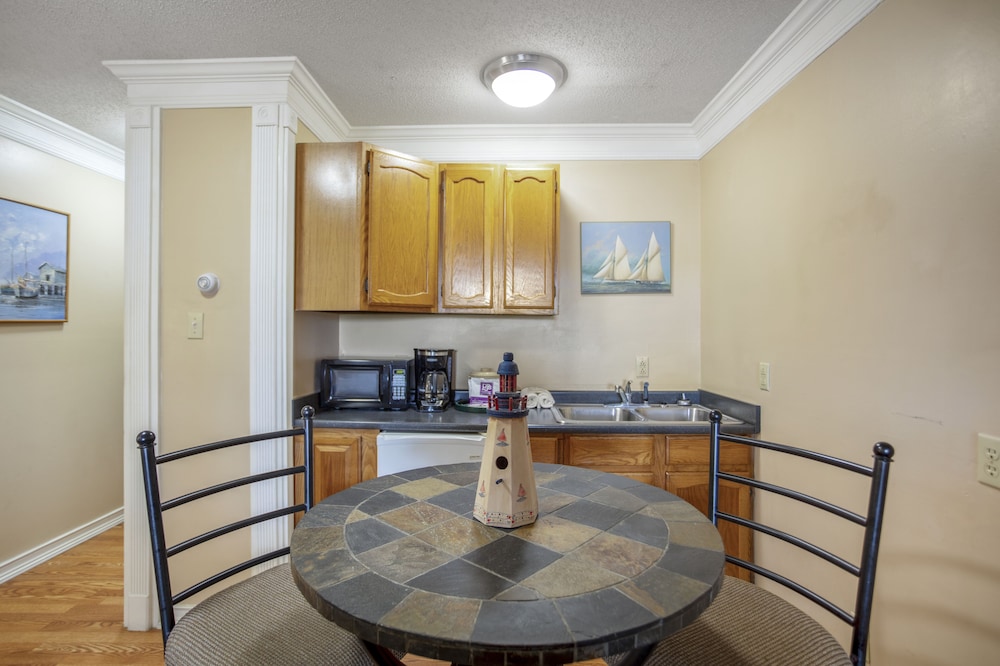 Edgewater Inn Biloxi Beach - photo 14