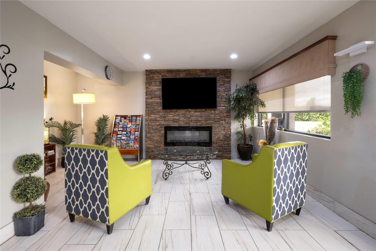 Days Inn by Wyndham Anderson - photo 6