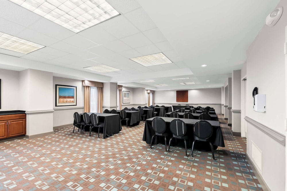 Hampton Inn Pennsville - photo 36