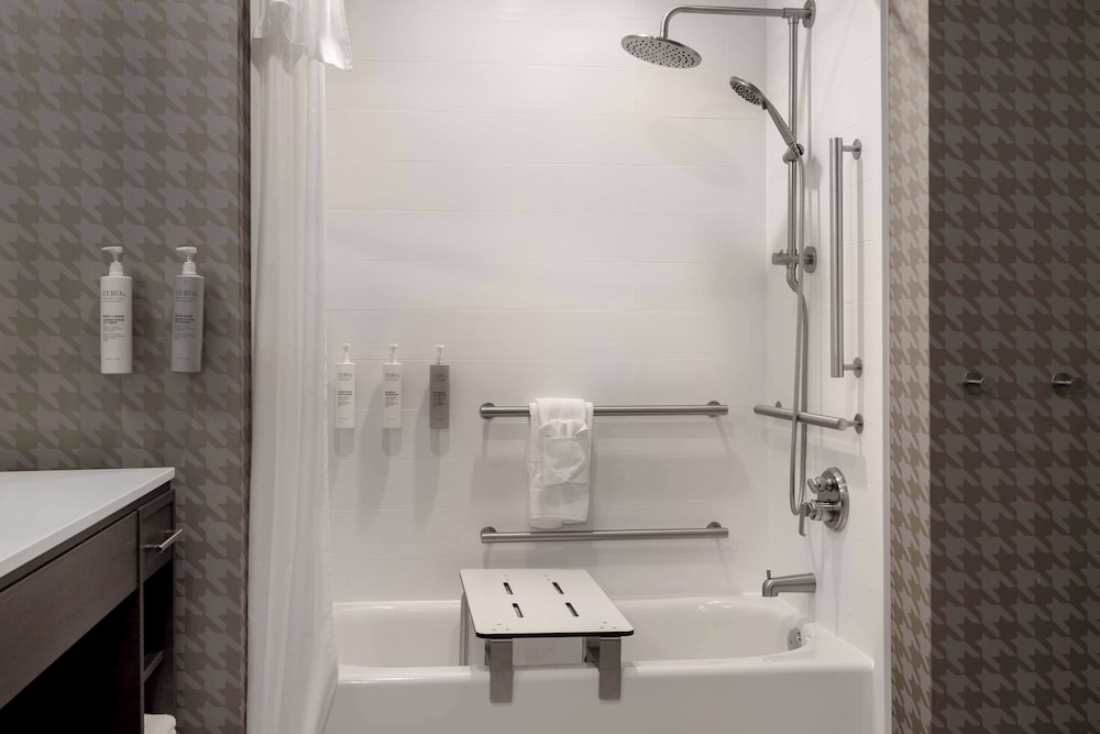 Home2 Suites by Hilton Brownwood - photo 23