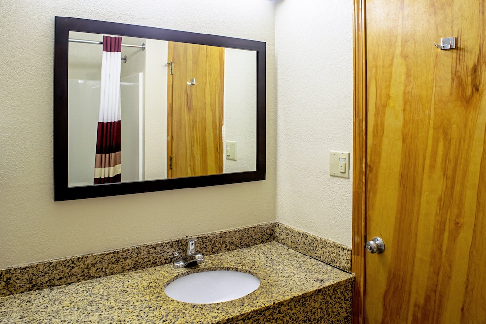 Red Roof Inn & Suites Middletown Franklin - photo 19