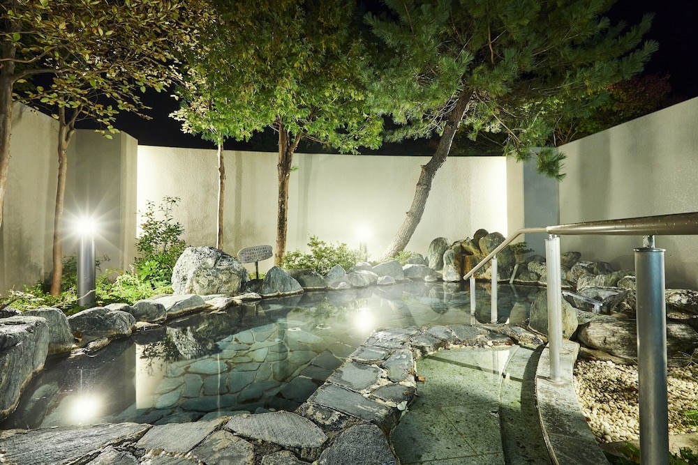 Wan Wan Paradise Premier Shiobara — 4-Star Luxury Hotel in Nasushiobara, Japan