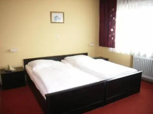 Hotel Haus Schiffer — Frechen