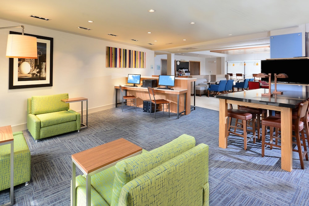 Holiday Inn Express & Suites Raleigh Durham Airport at RTP by IHG - photo 51