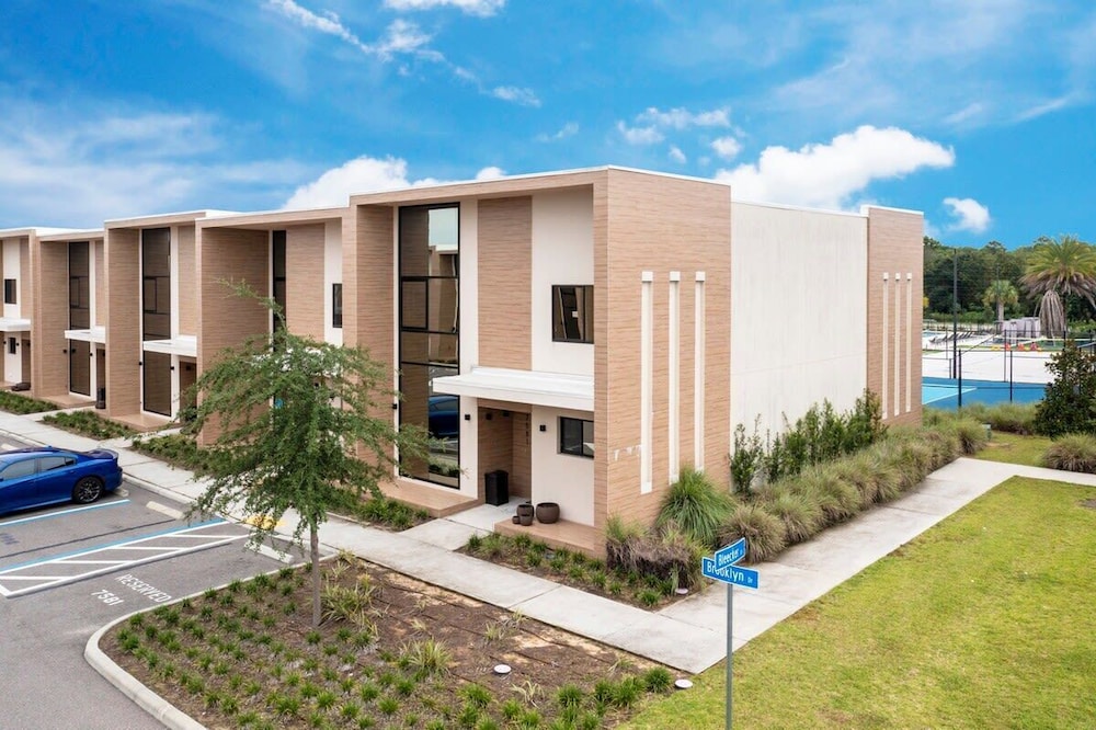 Accessible 4Bd Close to Disney @ Magic Village 7581 — 4-Star Luxury Hotel in Kissimmee, United States