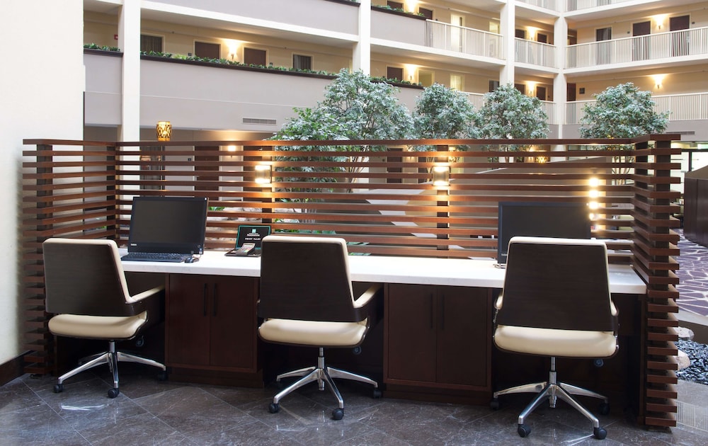 Embassy Suites by Hilton Philadelphia Airport - photo 62