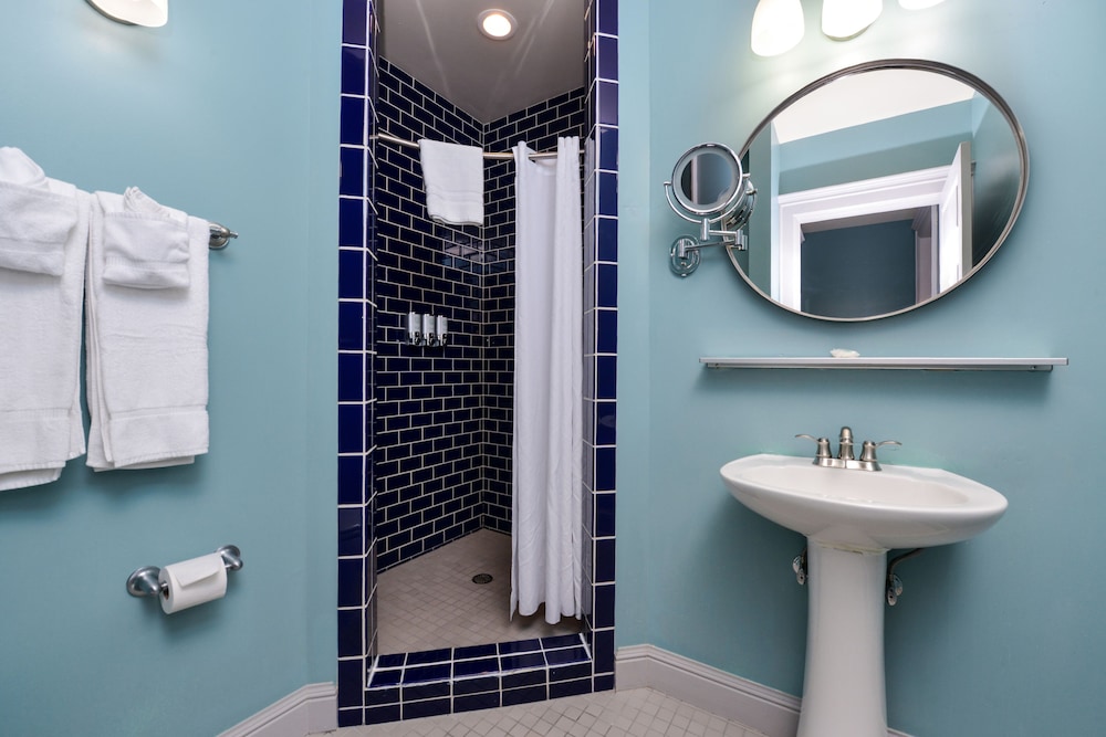 Montvale Hotel - photo 109