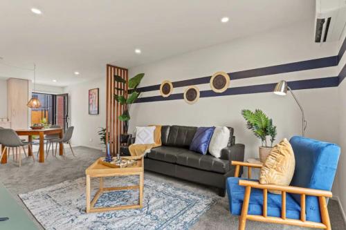 Warm and Bright 2 Bed Townhouse — 4-Star Luxury Hotel in Auckland, New Zealand
