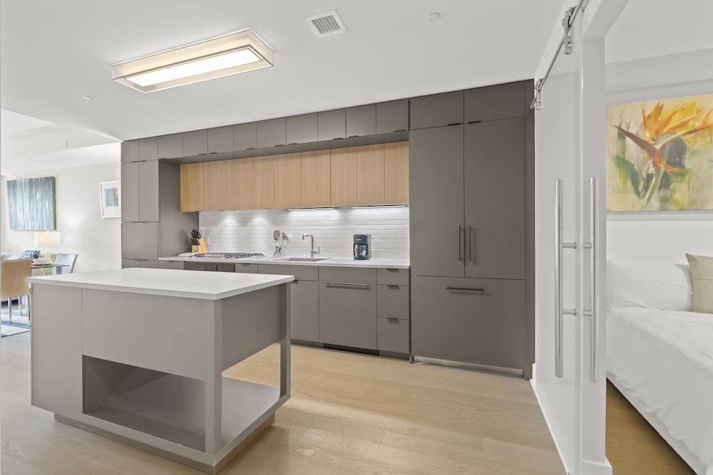 Global Luxury Suites at Tribeca - photo 3