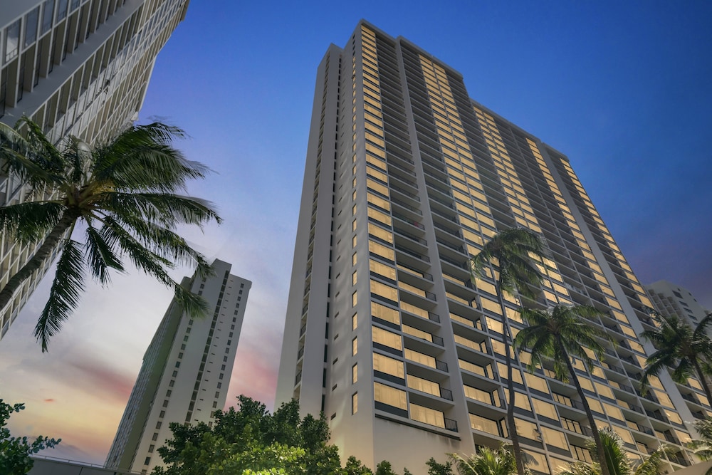 Waikiki Banyan High Level Condo with Private Lanai by Koko Resort Vacation Rentals - photo 120