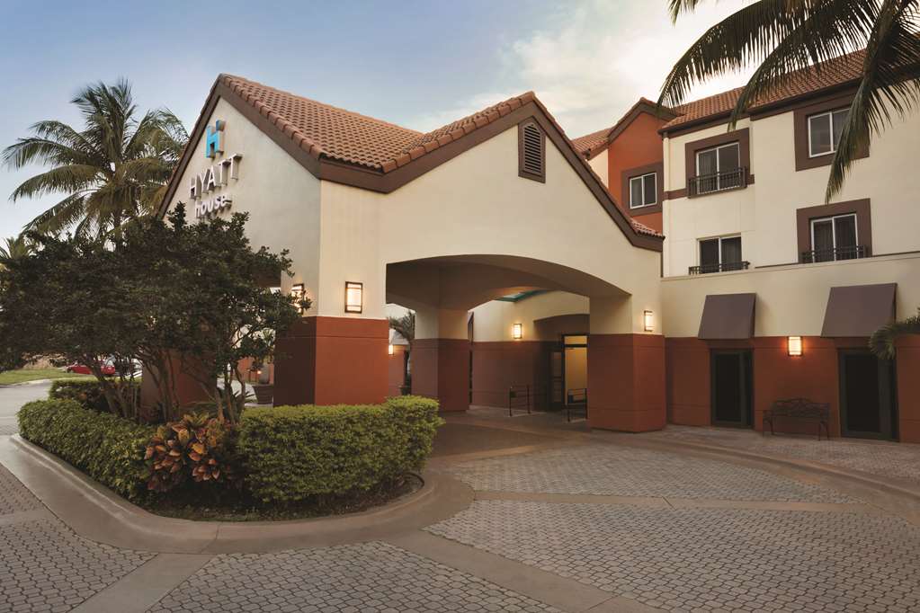 HYATT house Miami Airport - photo 25