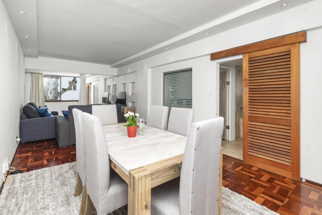 259 on Beach: 1 BR Apartment for 4 in Sea Point
