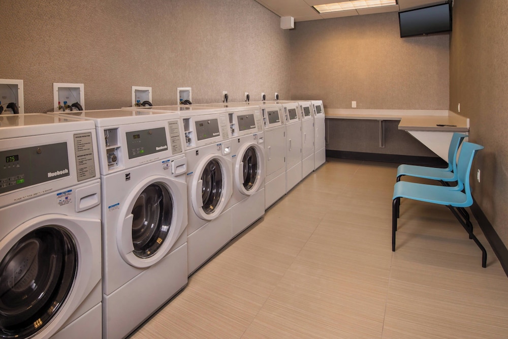 TownePlace Suites by Marriott Altoona - photo 23