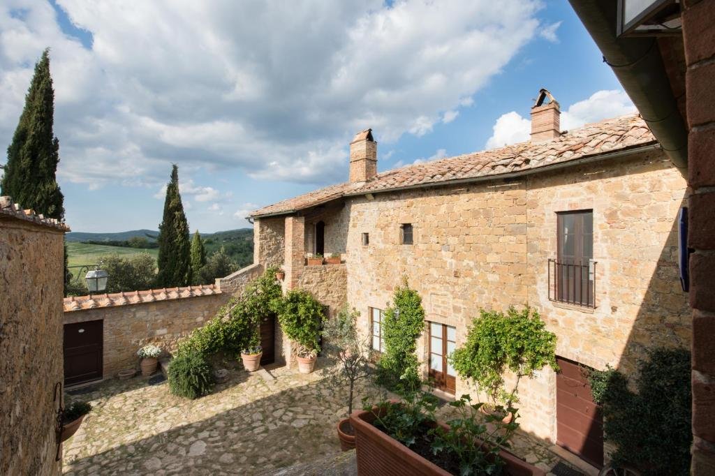 Agriturismo Cretaiole — 4-Star Luxury Hotel in Pienza, Italy