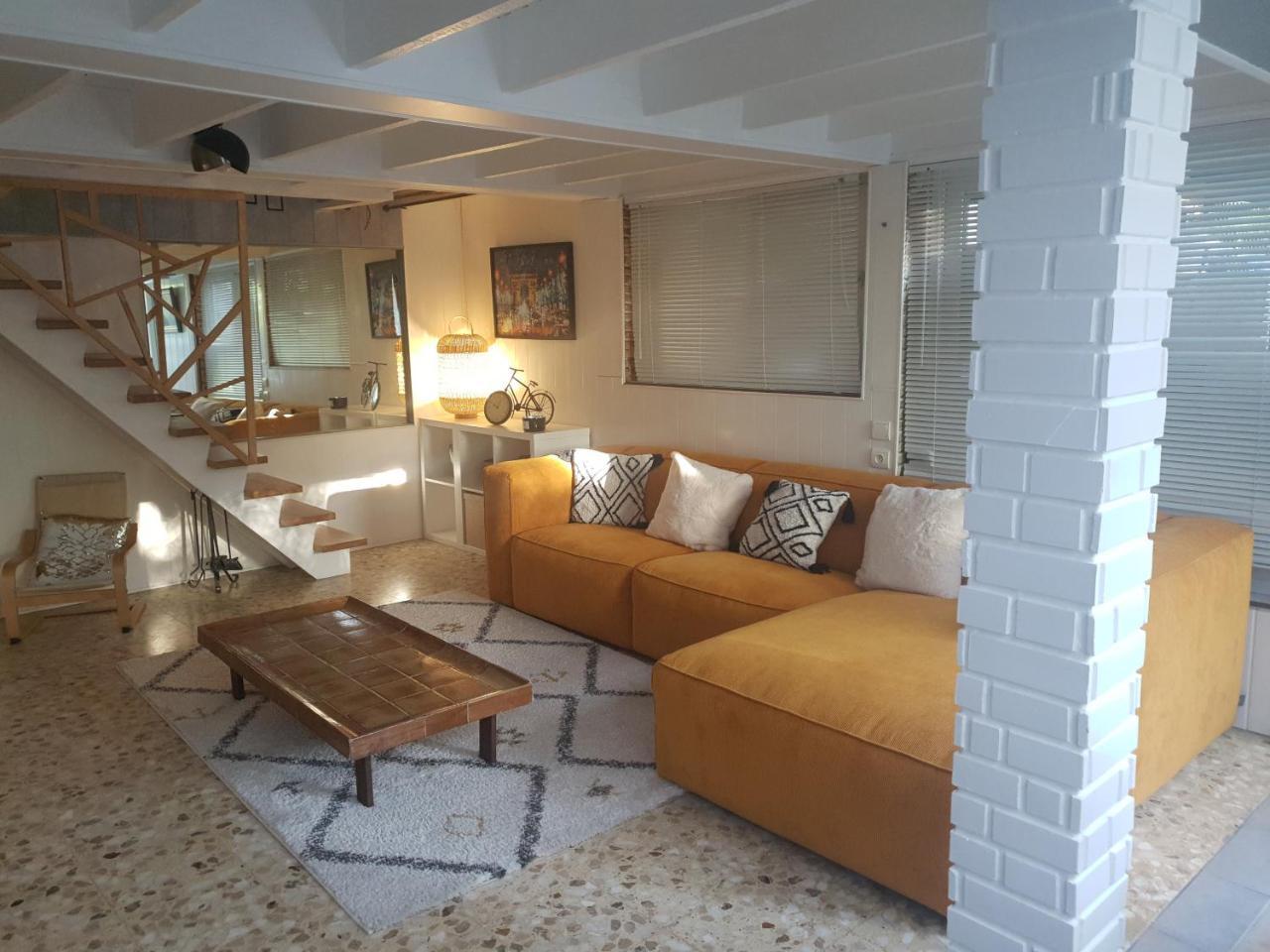 Maison Bord de Marne 8min Disneyland Et Val D'europe — 4-Star Luxury Hotel in Chalifert, France
