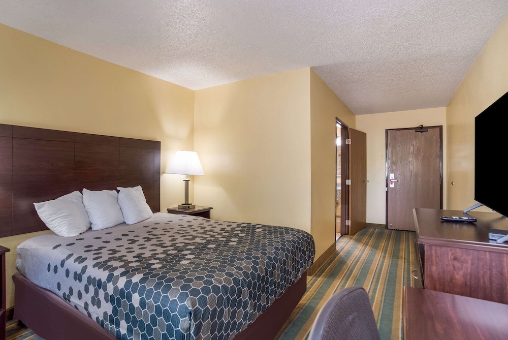 Econo Lodge Spotsylvania Town Center - photo 20