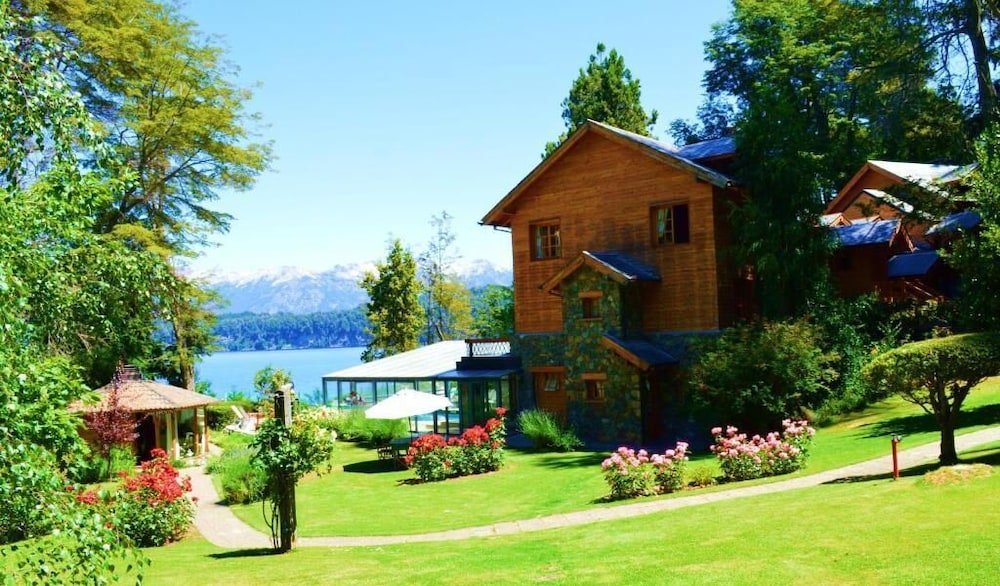 Cabañas Rincon del Lago — 4-Star Luxury Hotel in Villa La Angostura, Argentina