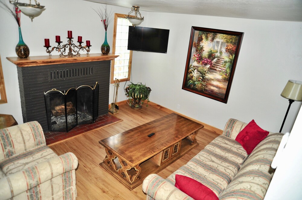 The Manor Motel - photo 41
