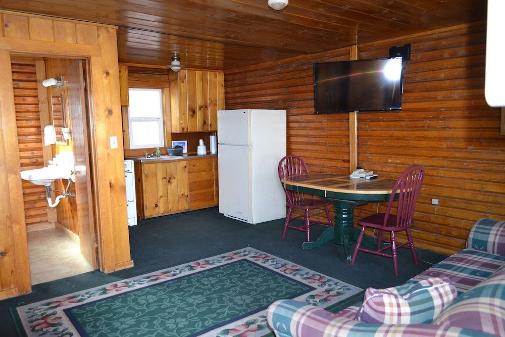 The Village Inn Motel and Restaurant - photo 13