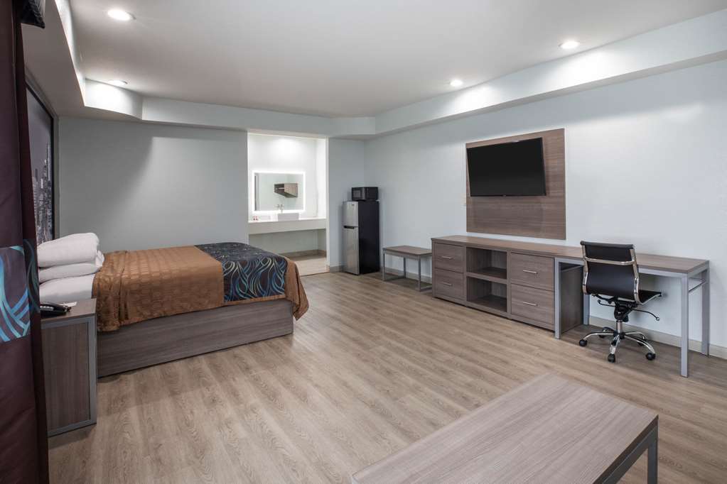 Super 8 by Wyndham Humble Fallcreek Houston - photo 7