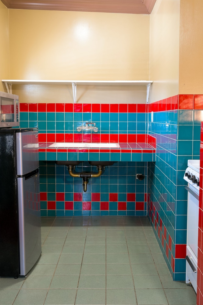 Merle Motel - photo 24