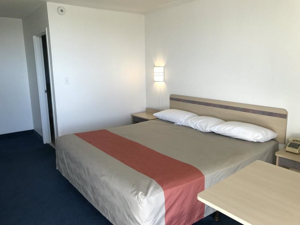 Motel 6 El Paso Central - photo 14