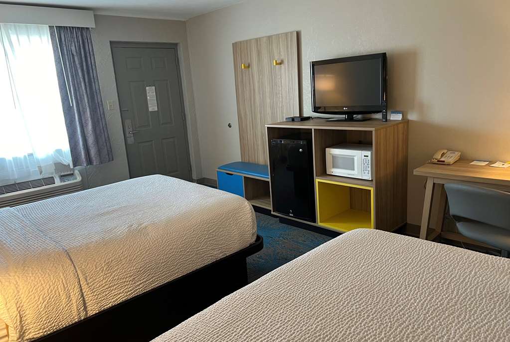 Days Inn by Wyndham Hays - photo 13