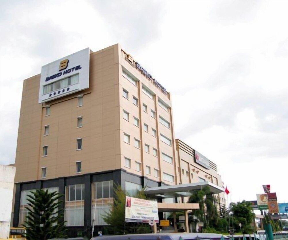 Premier Basko Hotel Padang — 5-Star Luxury Hotel in Padang, Indonesia