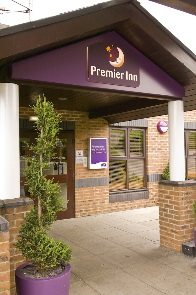 Premier Inn Hemel Hempstead West - carbon neutral hotel in Hemel Hempstead