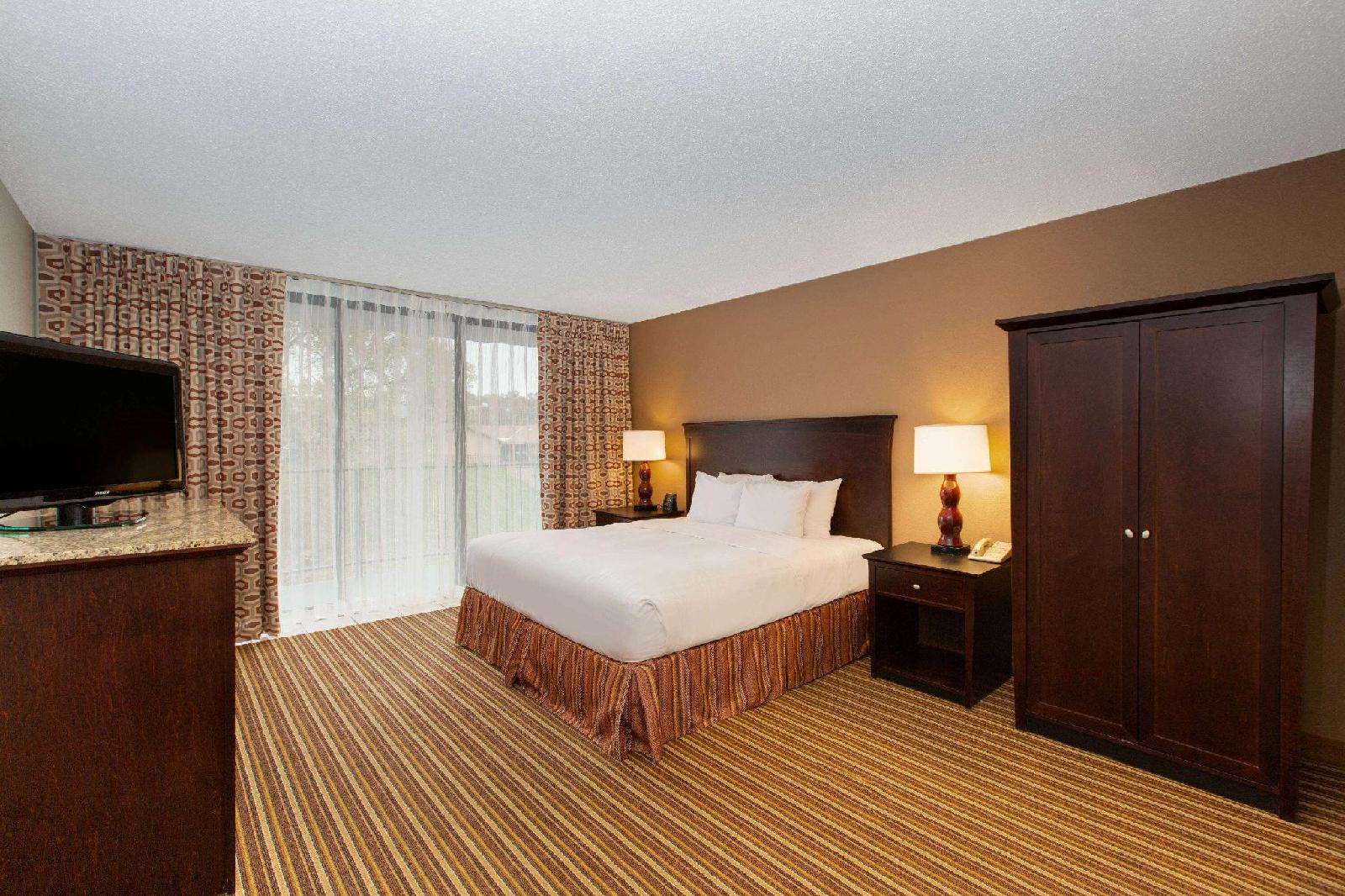Aksarben Suites Trademark Collection by Wyndham - photo 9