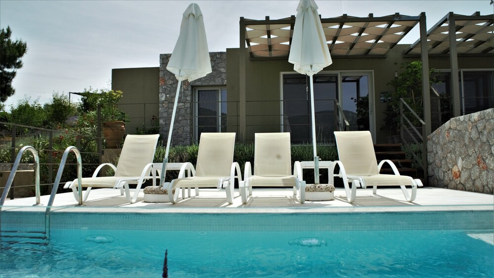 Lavender Cove - carbon neutral hotel in Korinthos