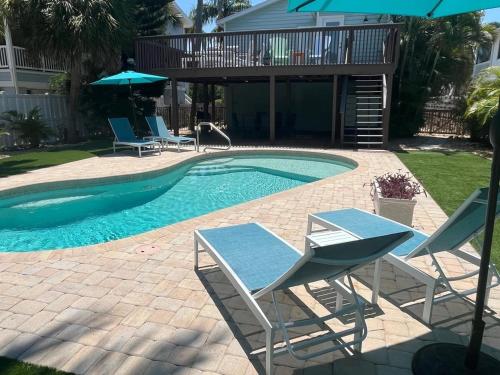 Canario Cottage Home — 4-Star Luxury Hotel in Anna Maria, United States