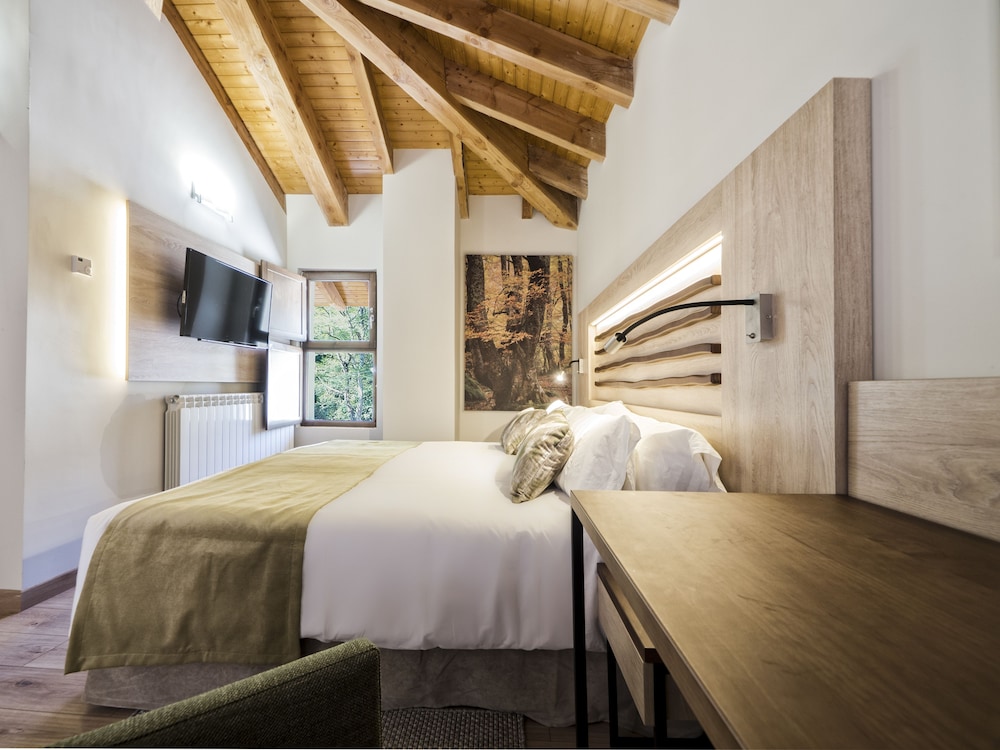 Hotel Rural Las Montañas de Pumar in Cangas Del Narcea, Spain