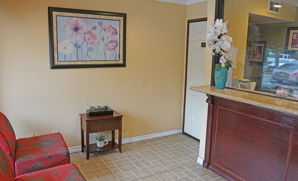 Travel Plaza Inn - photo 40