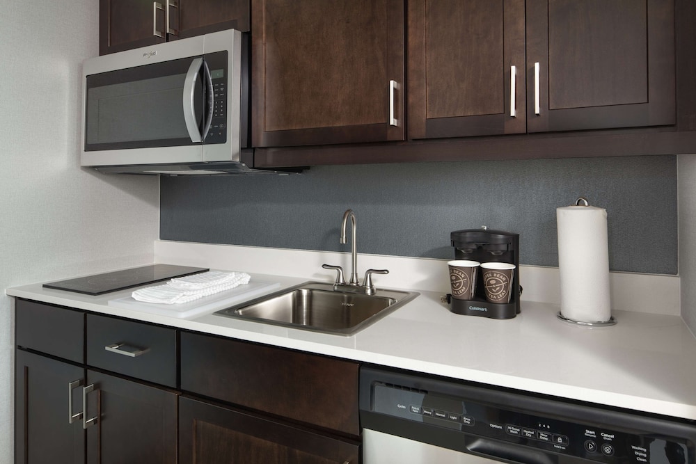 Homewood Suites by Hilton Teaneck Glenpointe - photo 22