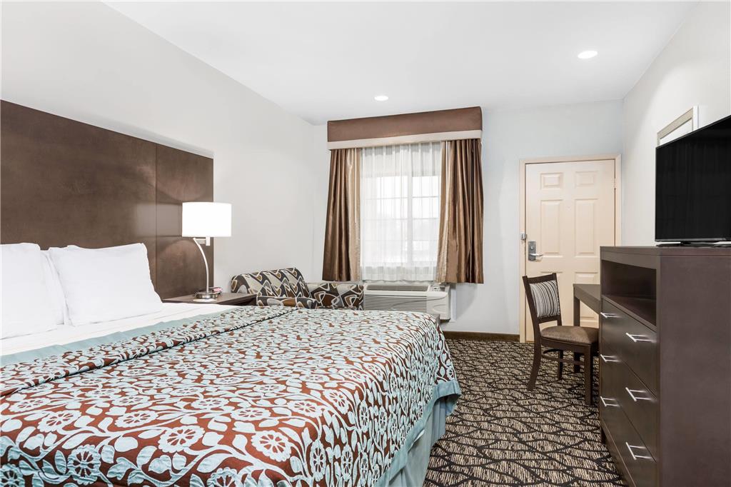 Days Inn & Suites by Wyndham Madisonville - photo 12