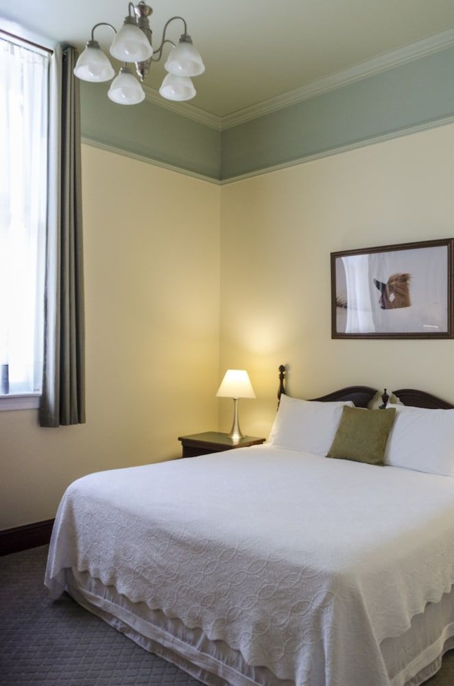 Sheridan Livery Inn & Restaurant - photo 11