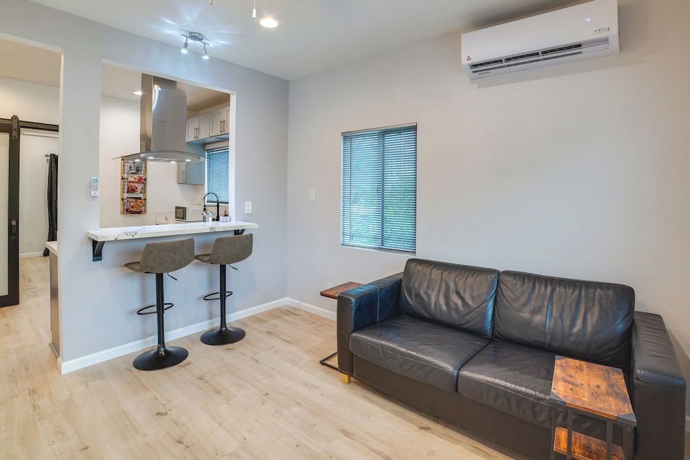 Pet Friendly Riverside Vacation Rental W Patio 19320289 — Riverside