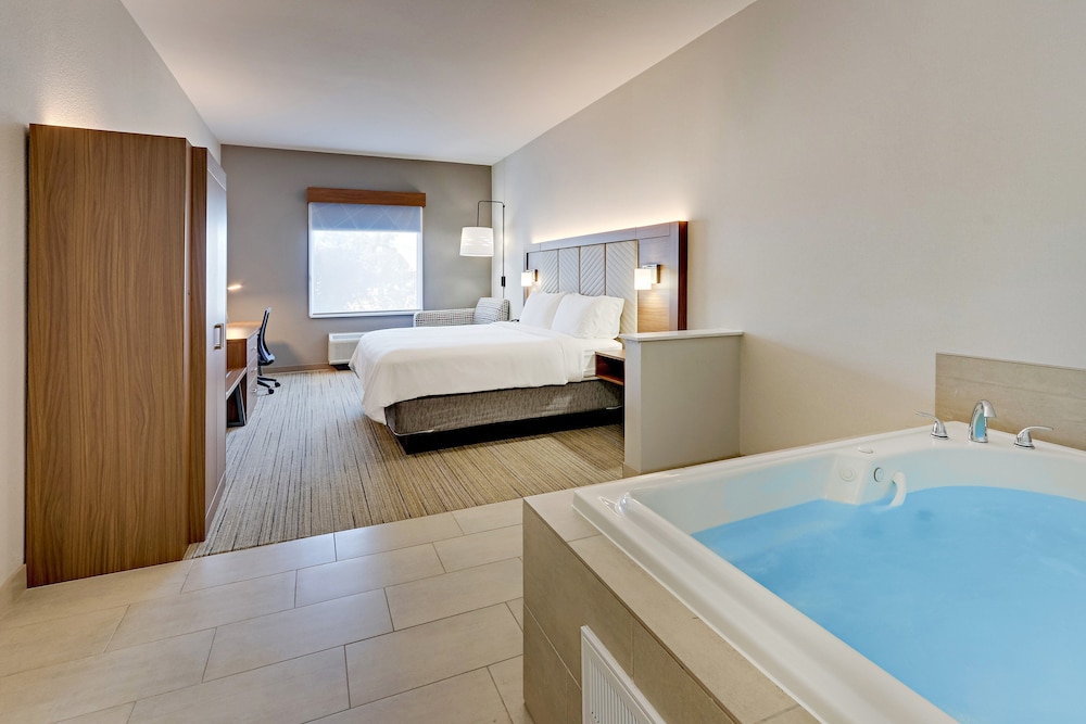 Holiday Inn Express Hotel & Suites Weatherford by IHG - photo 16