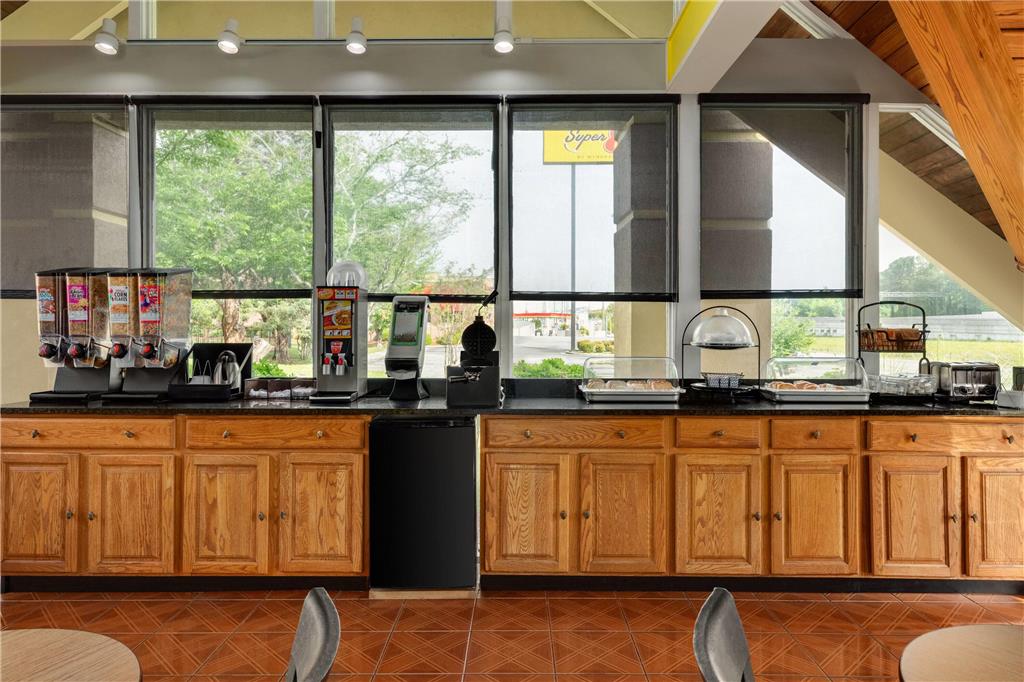 Super 8 by Wyndham Macon GA - photo 17