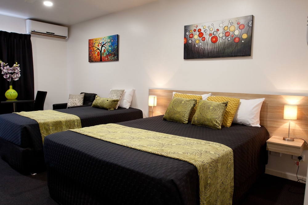 Abode37 - carbon neutral hotel in Emerald