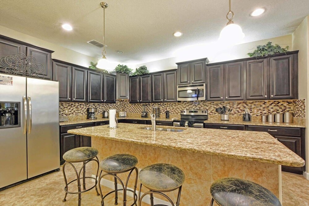 Luxurious 6BD Pool Home With Best Resort Amenities Two Master Suites and Big Pool Area #6pp917 - photo 15