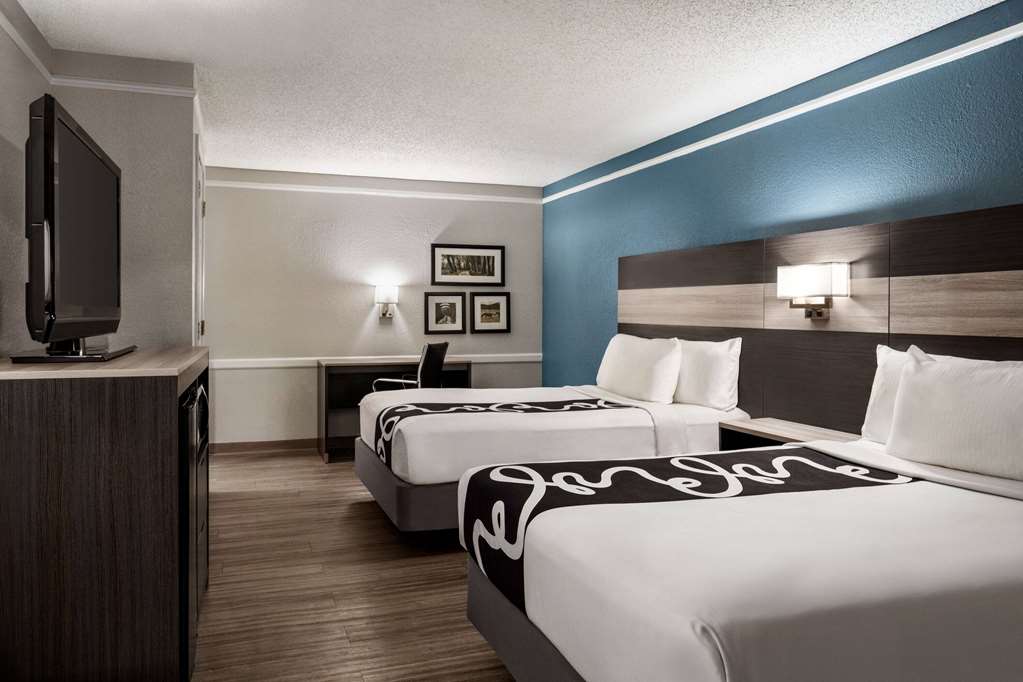 La Quinta Inn by Wyndham Victoria - photo 47