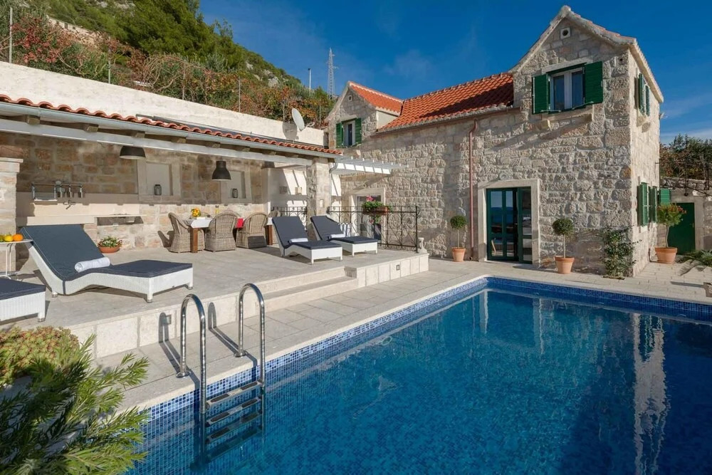 Exquisite Brac Villa 3 Bedrooms Villa Belle Murvica Seaviews — 4-Star Luxury Hotel in Bol, Croatia