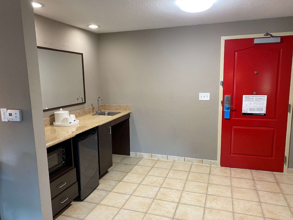 Hampton Inn & Suites Orlando Apopka - photo 43