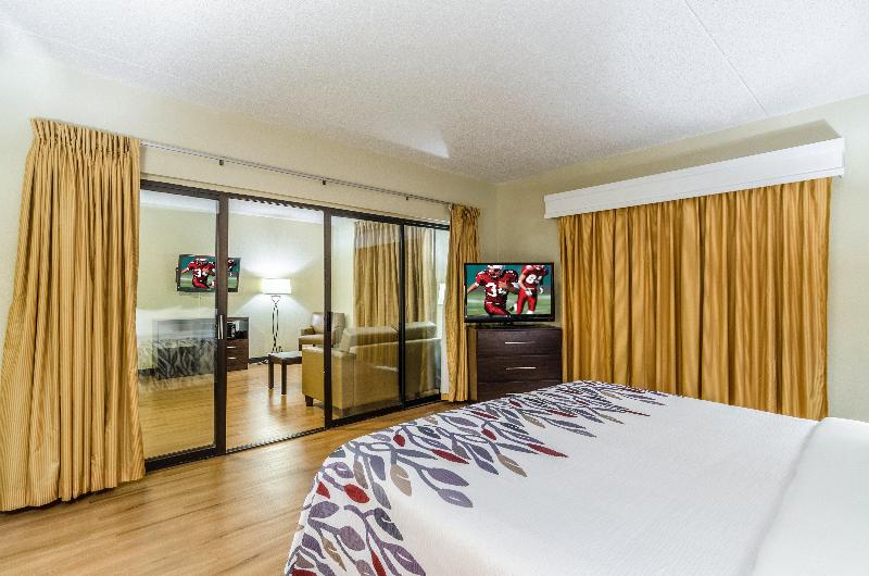 Red Roof Inn & Conference Center Wichita Airport - photo 11