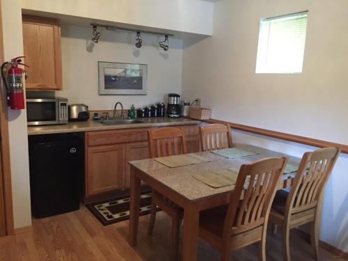 Bears Den Alaska Lodging - photo 27