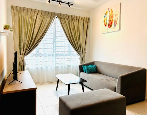Nureenas Residence Condominium — 4-Star Luxury Hotel in Kampung Ayer Keroh, Malaysia
